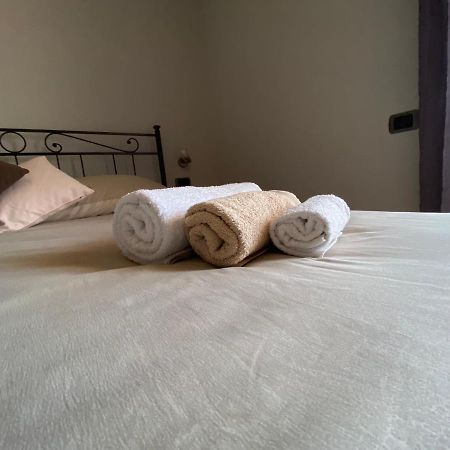 Alex Room Airport Elmas Esterno foto